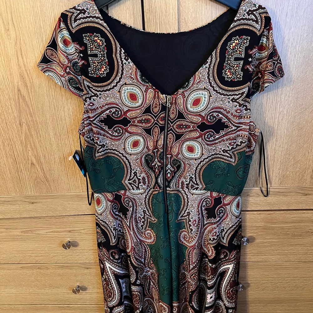 Just Taylor stretchy jersey material green pattern dress BNWT